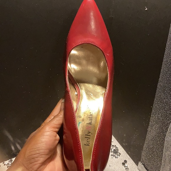 Kelly & Katie patent leather red high heels - Picture 5 of 16